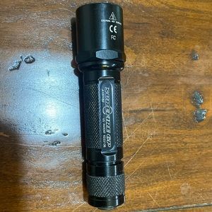SUREFIRE 6P FLASHLIGHT black